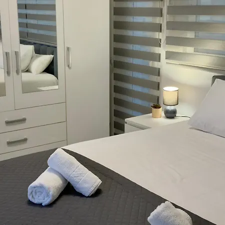 Eva's Penthouse With Private Swimming Pool By Eldi דירה Gzira