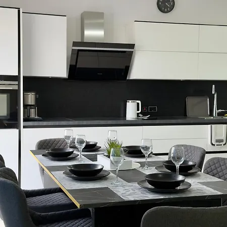 Eva's Penthouse With Private Swimming Pool By Eldi Gzira