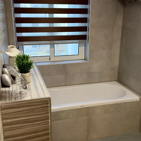 Eva's Penthouse With Private Swimming Pool By Eldi Gzira
