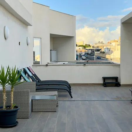 Eva's Penthouse With Private Swimming Pool By Eldi דירה